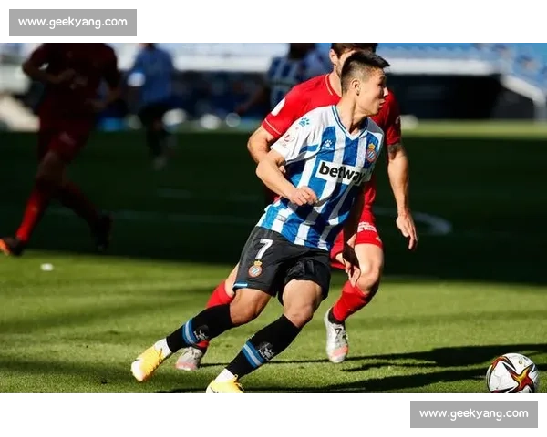 强赛积分榜激烈竞争 各队争夺世界杯席位逐步升级 - 副本