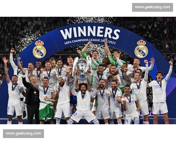 杯赛决赛精彩对决 两支顶尖球队力争荣耀奖杯